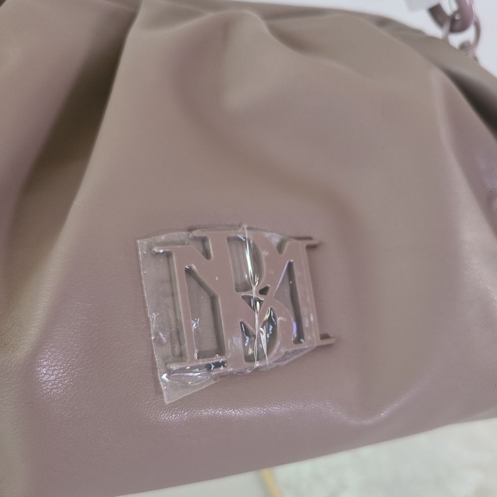 Badgley Mischka Vegan Leather Taupe Pleated Logo Shoulder Bag – NWT - Picture 3 of 10